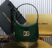 Uubags | Dolce & Gabbana 3.5 shoulder bag in green pattent leather with DG logo 22x18x6cm - 1