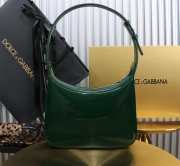 Uubags | Dolce & Gabbana 3.5 shoulder bag in green pattent leather with DG logo 22x18x6cm - 4