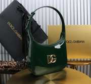 Uubags | Dolce & Gabbana 3.5 shoulder bag in green pattent leather with DG logo 22x18x6cm - 6