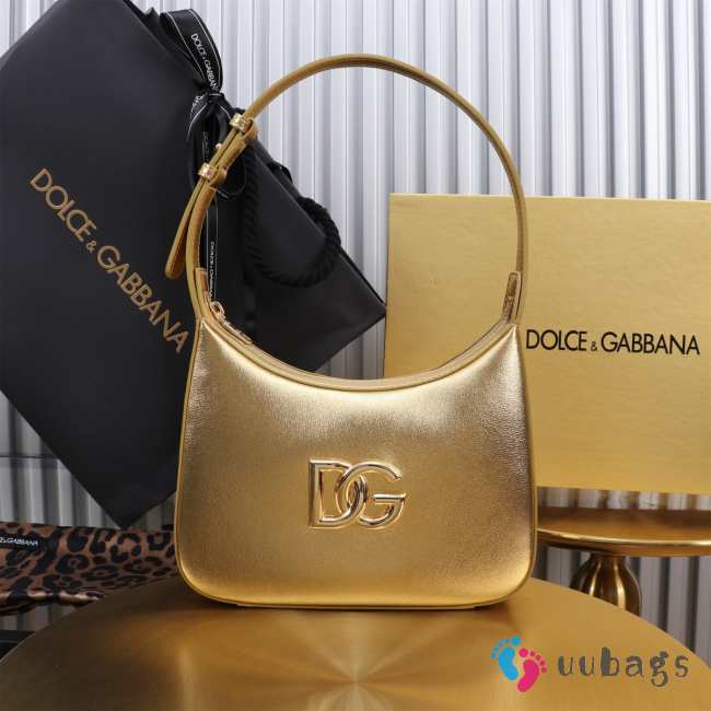 Uubags | Dolce & Gabbana 3.5 shoulder bag in gold metallic leather with DG logo 22x18x6cm - 1