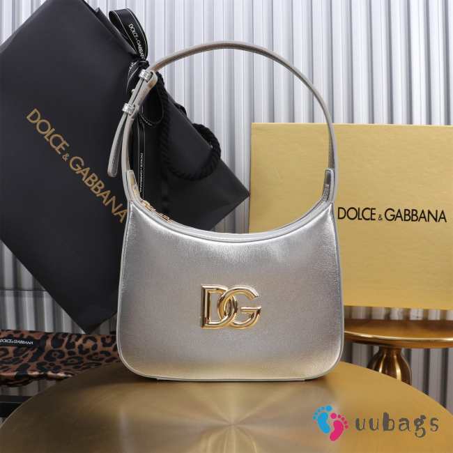 Uubags | Dolce & Gabbana 3.5 shoulder bag in silver metallic leather with DG logo 22x18x6cm - 1