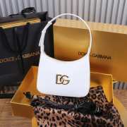 Uubags | Dolce & Gabbana white calfskin 3.5 shoulder bag with DG logo 22x18x6cm - 2