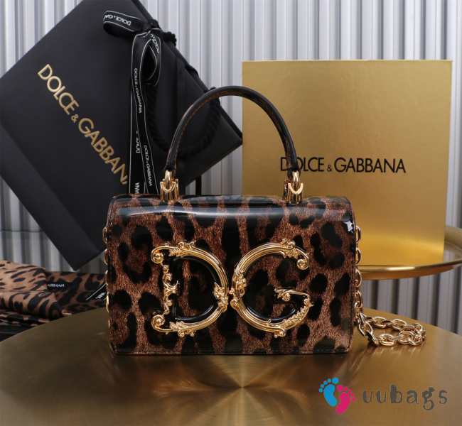 Uubags |  Dolce & Gabbana DG Girls mini bag comes in leopard-print polished calfskin 10x18x3.5cm - 1