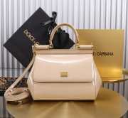 Uubags | Dolce & Gabbana medium patent leather Sicily bag in beige 20x16x8cm - 1