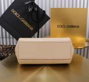 Uubags | Dolce & Gabbana medium patent leather Sicily bag in beige 20x16x8cm - 4