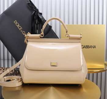 Uubags | Dolce & Gabban large patent leather Sicily bag in beige 25x12x20cm