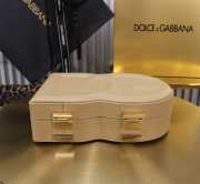 Uubags | Dolce & Gabbana Logo Box bag in beige 20x15x6.5cm - 3