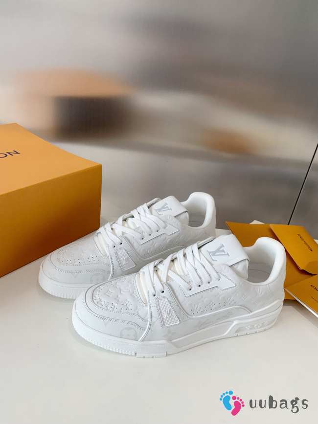 Uubags | Louis Vuitton 1ABFBE LV Trainer Sneaker In White - 1