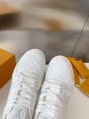 Uubags | Louis Vuitton 1ABFBE LV Trainer Sneaker In White - 2