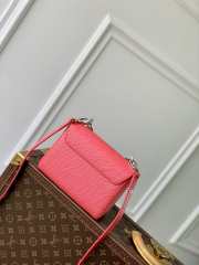 Uubags | Louis Vuitton M24042 Twist PM Bag In Pink Sky 19x15x9cm - 6