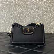 Uubags | Valentino Garavani VLogo leather shoulder bag in black grainy calfskin 24x14.5x8cm - 1