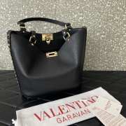 Uubags | Valentino Garavani Rockstud tote bag in black grainy calfskin 26x11x24cm - 3