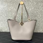 Uubags | Valentino Garavani Rockstud tote bag in grey grainy calfskin 26x11x24cm - 1