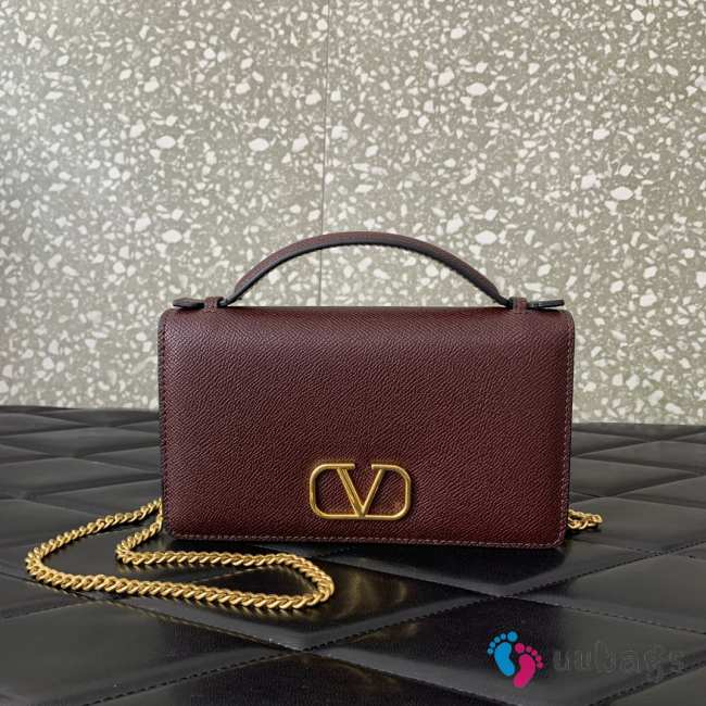 Uubags | Valentino Garavani wallet with VLogo chain in fondant 19x4x10.5cm - 1