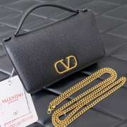 Uubags | Valentino Garavani wallet with VLogo chain in black 19x4x10.5cm - 6