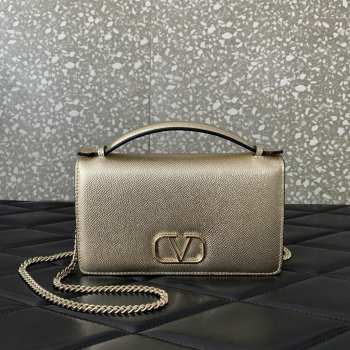 Uubags | Valentino Garavani wallet with VLogo gold chain in metallic 19x4x10.5cm