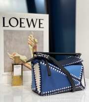 Uubags | Loewe Puzzle leather shoulder bag in blue 24x10x14cm - 5