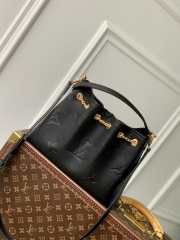 Uubags | Louis Vuitton M25453 Bundle In Black 28x20x11.5cm - 2