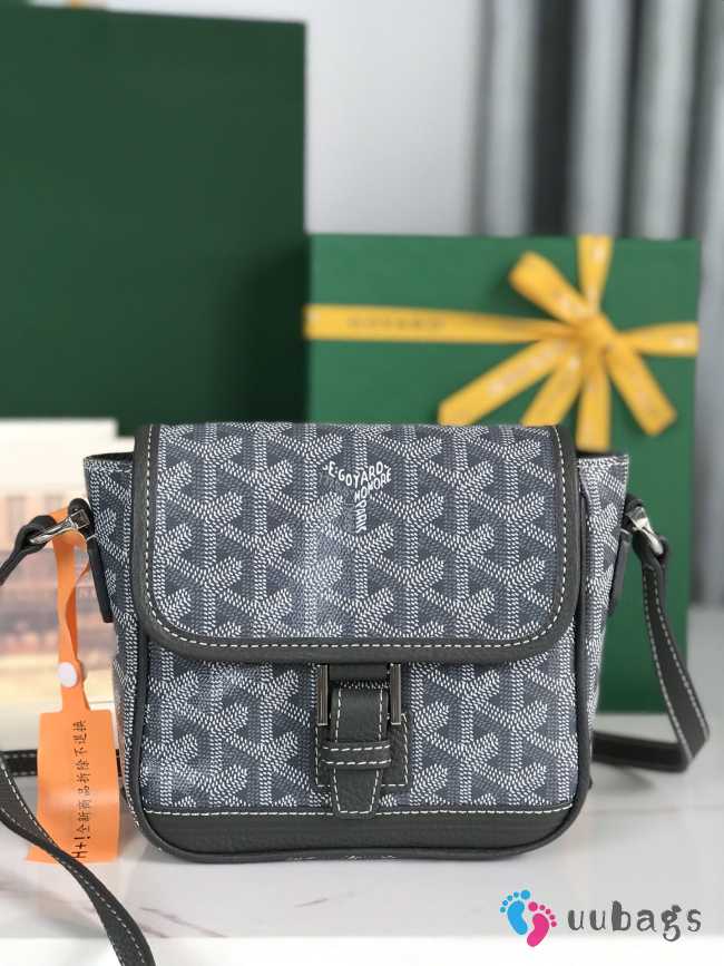 Uubags | Goyard Grand Bleu Bag In Grey 16x14x6cm - 1