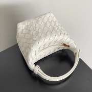 Uubags | Bottega Veneta Mini Wallace Bag In White 17x13.5x5cm - 3