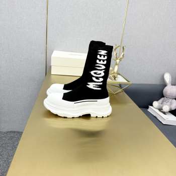 Uubags | Alexander McQueen Graffiti Logo Treadslick Socks Boots In White/Black 