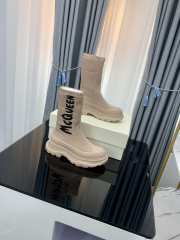 Uubags | Alexander McQueen Graffiti Logo Treadslick Socks Boots In Pink - 6