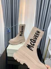 Uubags | Alexander McQueen Graffiti Logo Treadslick Socks Boots In Pink - 4