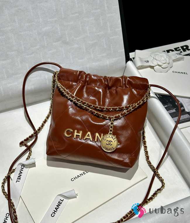 Uubags | Chanel Small Bag 22 Shiny Calfskin & Gold Metal Brown 19x20x6cm - 1