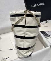 Uubags | Chanel 22 Mini Bag Shiny Calfskin & Gold Metallic In White and black 20x19x6cm - 4