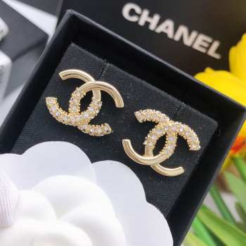 Uubags | Chanel gold pearl earrings 