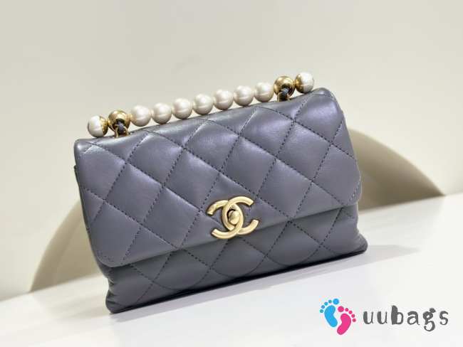 Uubags | Chanel Mini Flap Bag With Handle Shiny Lambskin, Faux Pearls & Gold Metallic Grey 13x19x7cm - 1