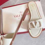 Uubags | Valentino Garavani VLogo cut-out slide sandal in white calfskin leather - 6