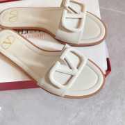 Uubags | Valentino Garavani VLogo cut-out slide sandal in white calfskin leather - 3