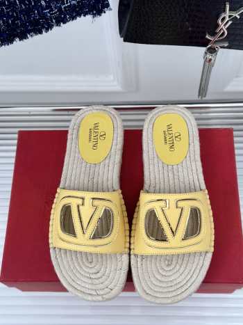 Uubags | Valentino VLogo cut-out slipper in yellow