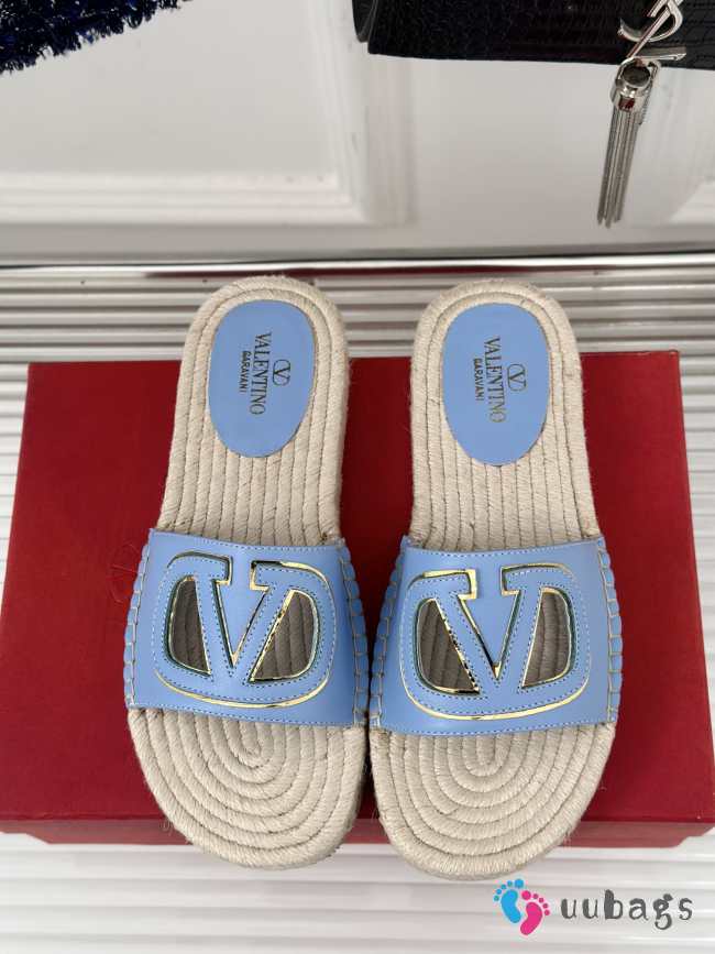 Uubags | Valentino VLogo cut-out slipper in blue - 1