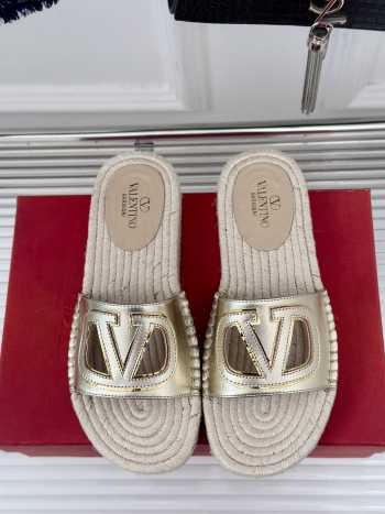 Uubags | Valentino VLogo cut-out slipper in gold