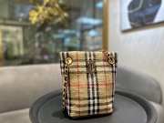 Uubags | Burberry Check Lola Bucket Shoulder Bag 20x9x19.5cm - 1