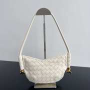 Uubags | Bottege Veneta mini Solstice white bag in intrecciato leather with signature knot 18x28x5cm - 1