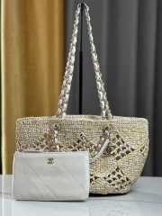 Uubags | Chanel Small Tote Bag Raffia Effect Braided & Gold-Tone Metal Beige & White 24.5x32x10cm - 1