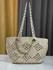 Uubags | Chanel Small Tote Bag Raffia Effect Braided & Gold-Tone Metal Beige & White 24.5x32x10cm - 4