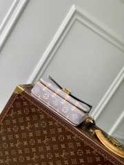 Uubags | Louis Vuitton M12429 Pochette Métis East West Bag 21.5x13.5x6cm - 5