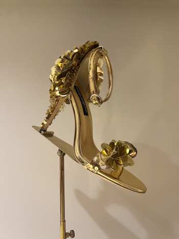 Uubags | Dolce & Gabbana Gold Metallic floral high heels with ankle straps 11cm