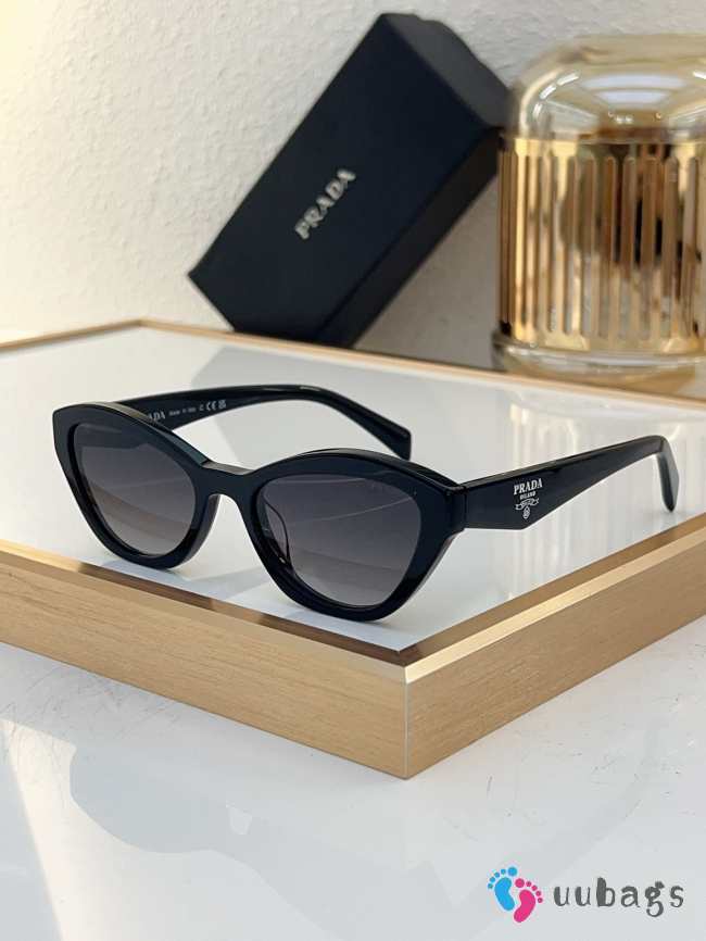 Uubags | Prada PR A02SF sunglasses - 1