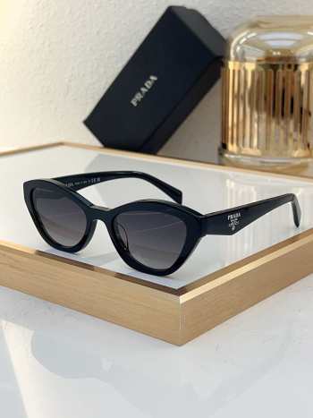 Uubags | Prada PR A02SF sunglasses