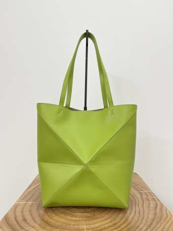 Uubags | Loewe Puzzle Fold large tote bag in meadow green shiny calfskin 42x41x18cm