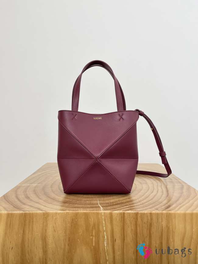 Uubags | Loewe Puzzle Fold mini tote bag in crimson shiny calfskin 20x16.5x9cm - 1