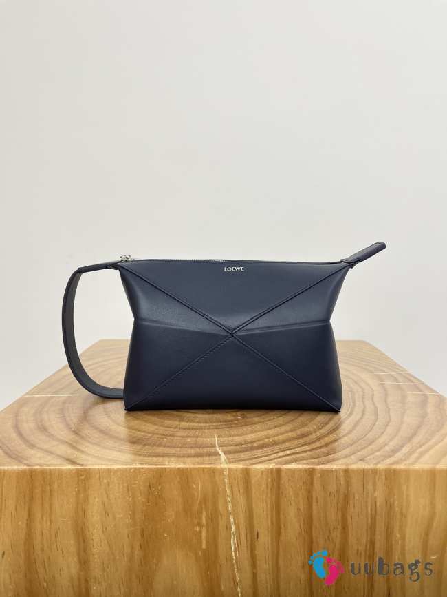 Uubags | Loewe Puzzle Fold wash bag in abyss blue shiny calfskin 22.7x12x15.5cm - 1