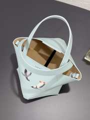 Uubags | Loewe Puzzle Fold Suna Fujita mini tote bag in ligt blue shiny calfskin 20x16.5x9.5cm - 5