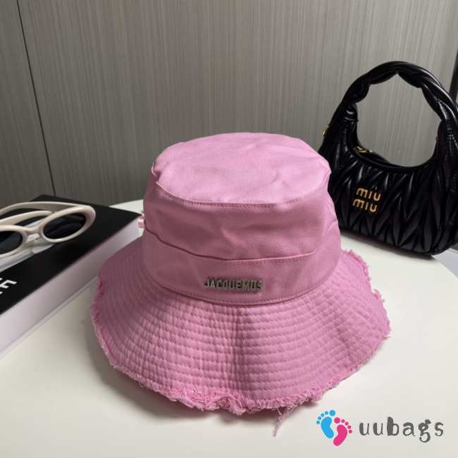 Uubags | Jacquemus Le bob Artichaut Frayed expedition hat in pink - 1