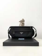 Uubags | Prada Re-Nylon and Saffiano leather shoulder bag in black 27x15.5x14cm - 1